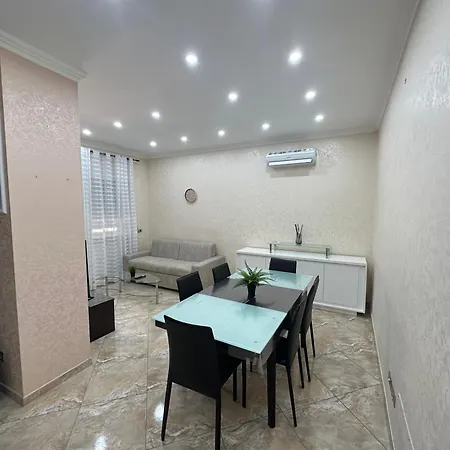 Luxury Apartment *